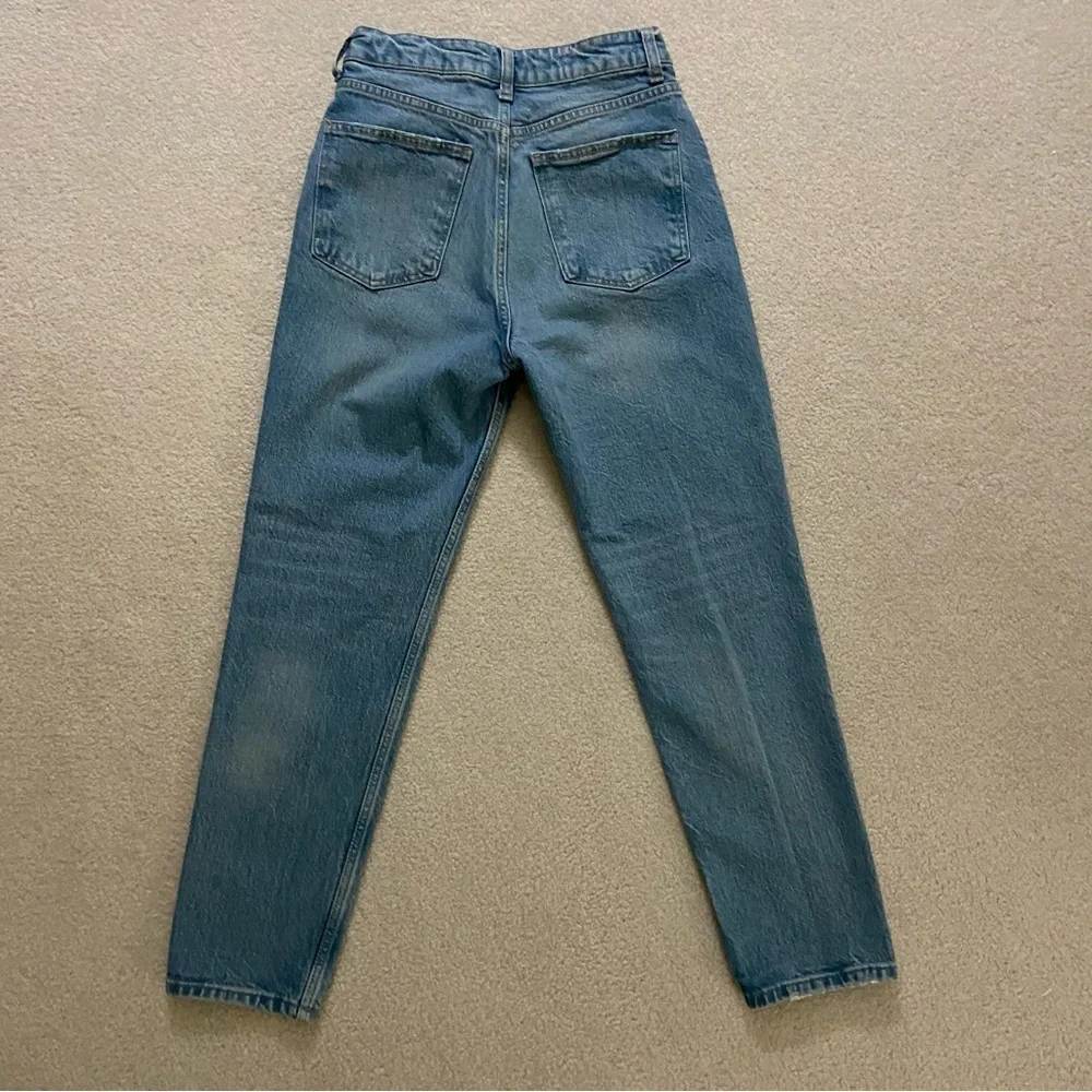 Zara Mom Fit Comfort Jeans size 4  High waisted